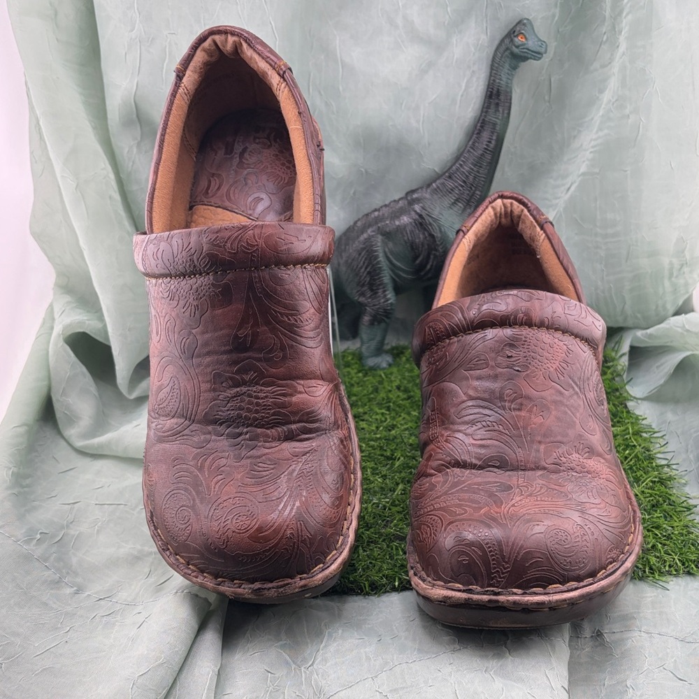 b.o.c. Women’s Brown Embossed Leather Slip-On Clog | 8.5/40